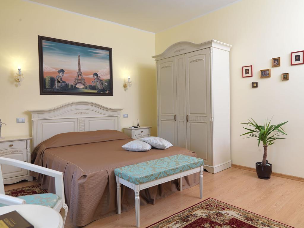 La Favorita Guesthouse Boutique Craiova Chambre photo