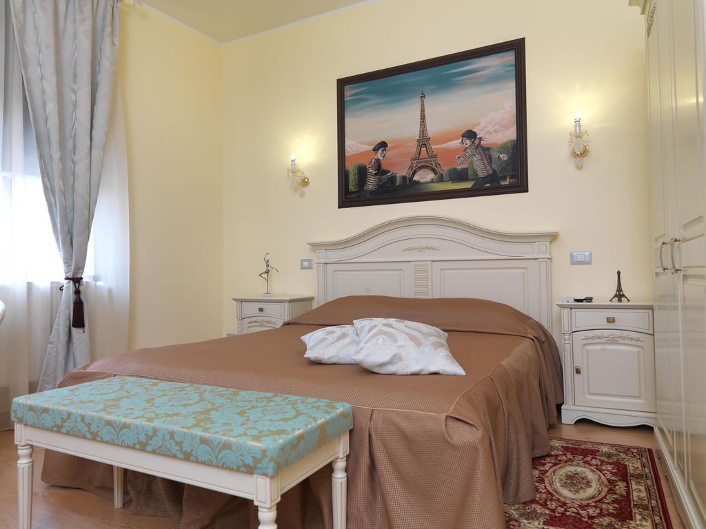 La Favorita Guesthouse Boutique Craiova Chambre photo