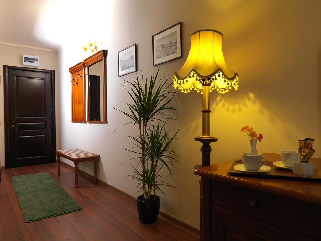 La Favorita Guesthouse Boutique Craiova Chambre photo