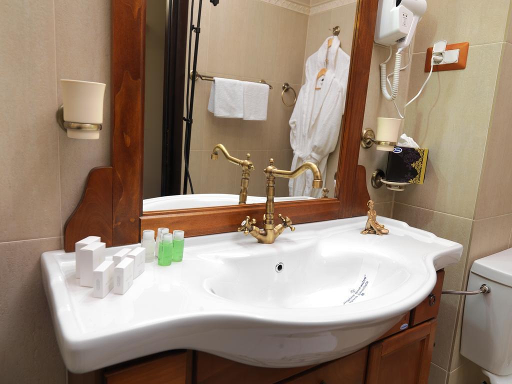 La Favorita Guesthouse Boutique Craiova Chambre photo