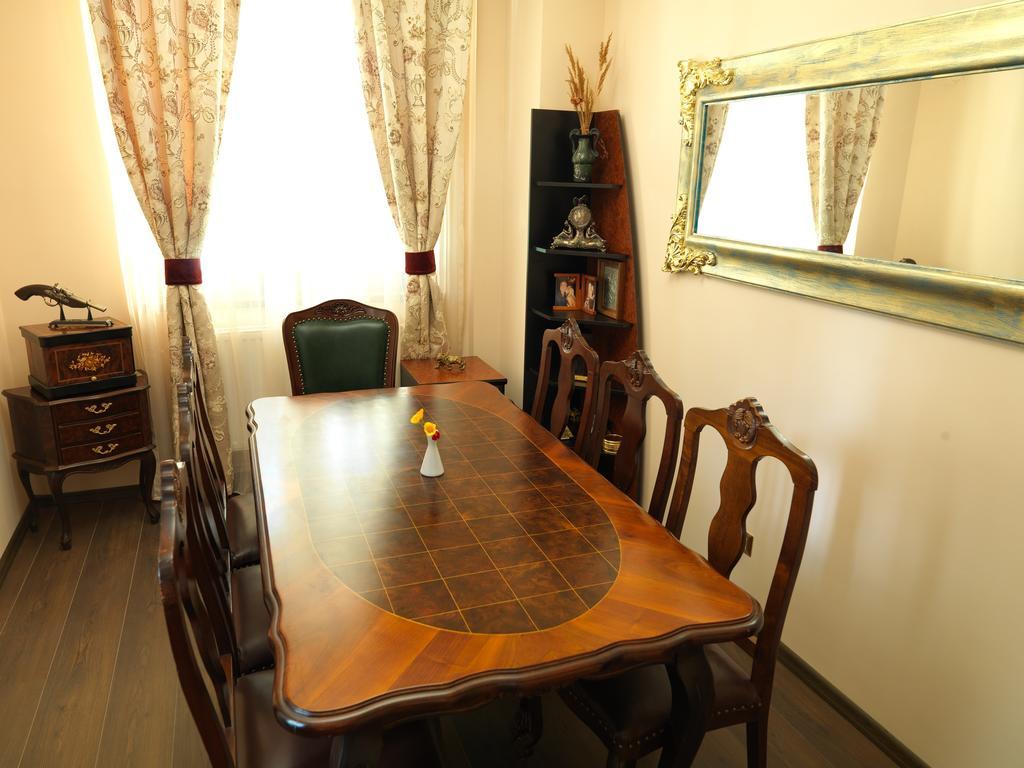 La Favorita Guesthouse Boutique Craiova Extérieur photo